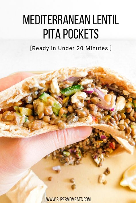 These Mediterranean Lentil Pita Pockets are REALLY tasty, refreshing, bursting with flavor, and very quick to prepare! They are perfect for busy weekday nights! Lentil Pita, Pita Pocket Recipes, Meatless Monday Dinner, Pita Recipes, Lentil Burgers, Pita Sandwiches, Pita Pockets, Homemade French Fries, Lentils And Rice