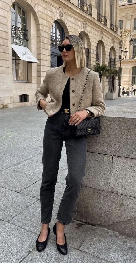 Business Outfits Women Professional Boss, Formal Handbags, Handbags Formal, Office Couture, Summer Fits Aesthetic, Executive Dress, Chica Chola, Old Money Winter, Dinner Outfit Casual