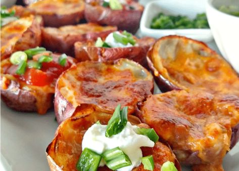 These easy potato skins are amazingly delicious and loaded with your favorite nacho toppings - beans, cheese, bacon and more!  Add these Loaded Potato Skins to your game-day menu! #superbowl #appetizer #potatoskins #recipes Easy Potato Skins, Homemade Potato Skins, Potato Poppers, Creamy Garlic Mashed Potatoes, Loaded Potato Skins, Lemon Cake Mix Cookies, Nacho Toppings, Healthy Superbowl Snacks, Mini Potatoes