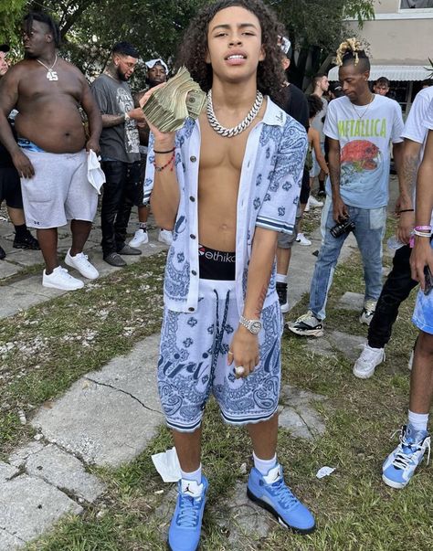 Frostydasnowmann Rapper, Dd Osama Without A Shirt, Nyc Rappers, Rapper Drip, Attractive Light Skin Men, Luh Tyler, Nyc Drill, Bronx Rappers, Notti Osama