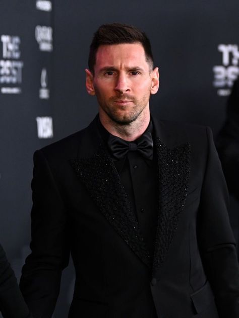 Messi Suit, Lionel Messi Skills, Lionel Andrés Messi, Leonel Messi, Men Fashion Casual Shirts, Leo Messi, Lionel Messi, Mens Fashion Casual, Casual Shirts