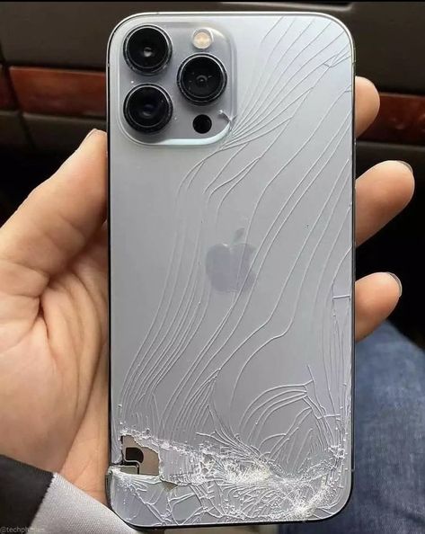 Iphone 13 Snapchat Story, Broken Iphone Screen, Cracked Iphone, Smartphone Repair, Instagram Picture Quotes, Snow Angel, Phone Screen Wallpaper, Broken White, Food Vids