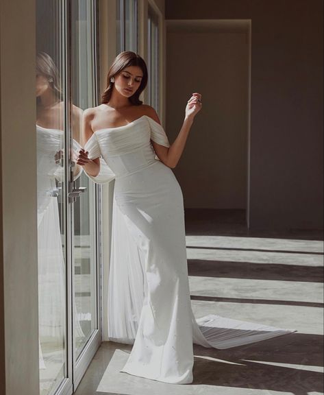 Wedding Dress Fantasy, Draped Wedding Dress, Chic Evening Dress, Pearl Wedding Dress, Sarah Seven, Classy Wedding Dress, Boda Mexicana, Ivory Pearl, Wedding Vibes