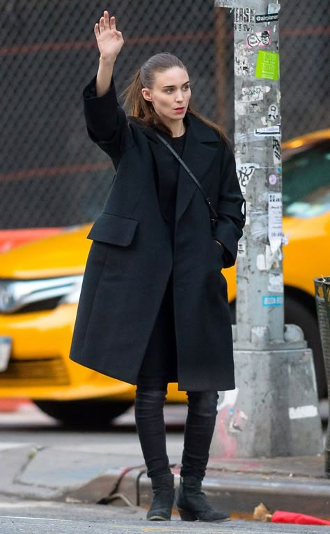 Rooney Mara from The Big Picture: Today's Hot Pics  Taxi! The actress is spotted in NYC. Rooney And Kate Mara, Alexa Chung Style, Kate Mara, Rooney Mara, Nikki Sixx, Acoustic Electric Guitar, Hot Pics, Style Crush, Big Picture