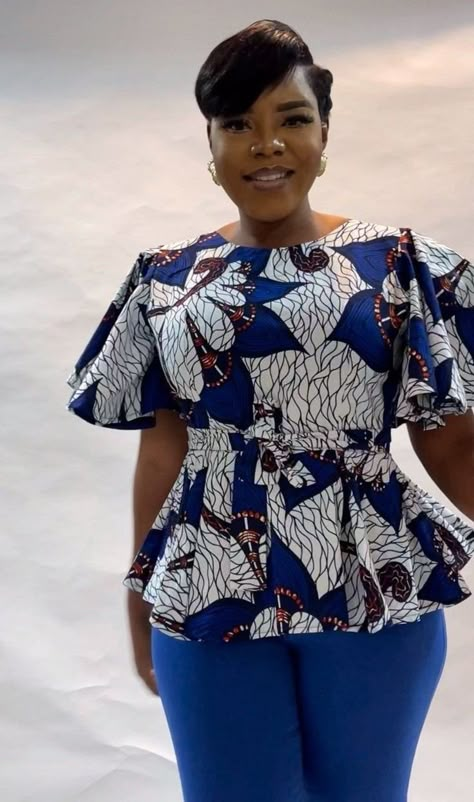 African Blouses, Ankara Tops, African Tops, African Print Tops, African Print Dress Ankara, Short African Dresses, African Fashion Skirts, Afrikaanse Mode, African Inspired Clothing