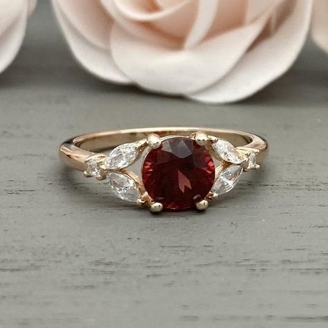 Garnet Engagement Rings, Golden Engagement Ring, Round Garnet Ring, Diamond Leaf Ring, Peridot Engagement Rings, Marquise Cut Engagement Ring, Garnet Engagement Ring, Wedding Party Accessories, Ring Marquise