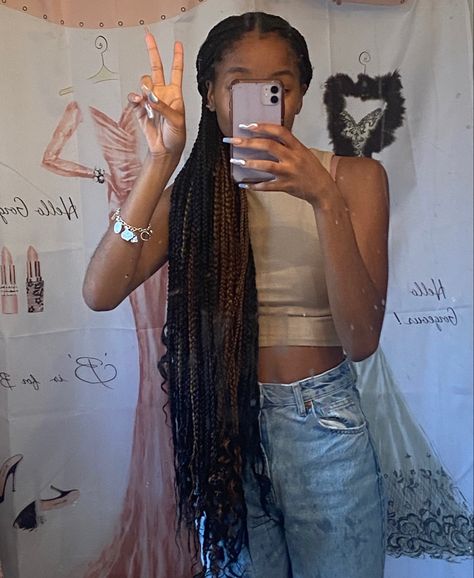 Long peak a boo box braids with curly ends Peak A Boo Box Braids, Peak A Boo Hair, Box Braids With Curly Ends, Brown Box Braids, Braids With Curly Ends, Peak A Boo, Cute Box Braids, Big Box Braids, Big Box Braids Hairstyles