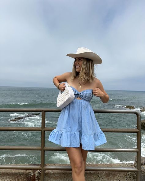 bringing the coastal cowgirl aesthetic back this summer🤠🌊🤙🏻 Cowgirl Semi Formal, Blue Beach Outfit, Coastal Cowgirl Aesthetic, Nashville Outfit, Dynamic Duos, Random Fashion, Boho Pink, Cute Wedges, Strapless Romper