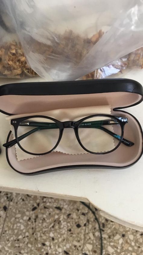 Aesthetic Black Glasses, Glasses Women Aesthetic, Eye Glasses Aesthetic, Flawless By Elsie Silver, Summer Hamilton, Chestnut Springs Series, Cute Glasses Frames, Chestnut Springs, Classy Glasses