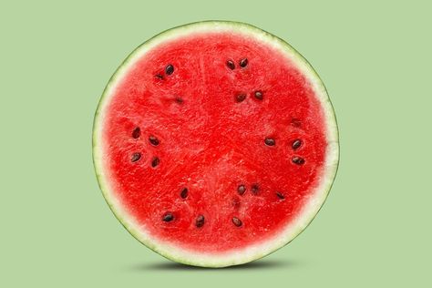 This Is the Best Way to Cut a Watermelon, According to the Experts — Real Simple Cut A Watermelon, Cut Watermelon, Entertaining Gifts, Cooking Hacks, Watermelon Recipes, Event Food, Holiday Entertaining, Real Simple, Beauty Clothes