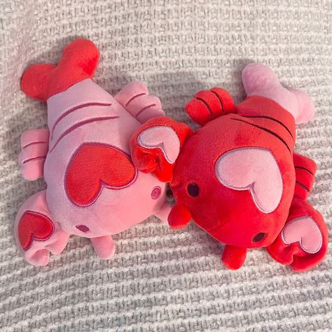 Us if a witch turned us into love themed lobsters 😳😳😳 I’m so happy that the lovester leftovers are finally on the shop!! Thank you guys so so much for the love on them 😭💕 I have a little over half left roughly! :3 I will also be bringing some to Galaxycon Raleigh later this month ✨ — #smallbusiness #merchartist #kidcore #cuteart #stickershop #shopsmall #00skid #90skid #nostalgia #stickercollector #giftideas #happymail #healingmyinnerchild #digitalart #sillyart #lobster #plushie #plushiecommun... Sea Creatures Plushies, Weighted Plushies, Matching Plushies, Lobster Plush, Crab Toy, Couples Stuff, Cute Squishies, Simple Gift, Kawaii Plush