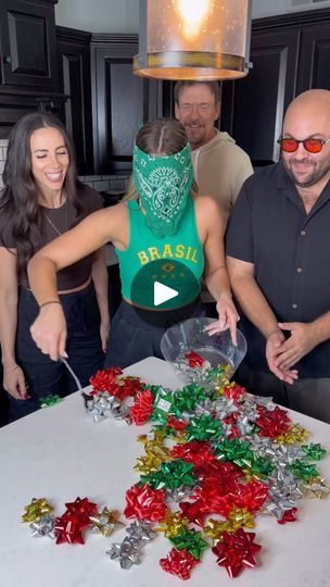 348K views · 7.5K reactions | Fun Christmas Party Game Idea 😊🎀 | Evan Era Christmas Exchange Games, Kids Party Games Indoor, Party Games Indoor, Christmas Olympics, Crock Pot Hot Chocolate, Christmas Party Games For Groups, Xmas Party Games, Christmas Party Games For Adults, Christmas Eve Games