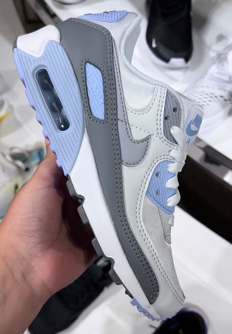 Air Max 90 Aesthetic, Preppy Nike Air Max 90, Nike Airmax Outfit Women, Outfits With Nike Shoes, Nike Airmax Outfit, Nike Air Max For Streetwear, White Nike Shoes Outfit, Black Nike Shoes Outfit, Nike Shoes Outfits For Women