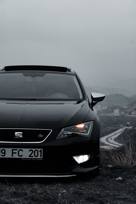 Seat Leon Fr Wallpaper, Leon Black, Ibiza Fr, Car Cat, Seat Ibiza, Seat Leon, Car Photography, Car Wallpapers, Black Wallpaper