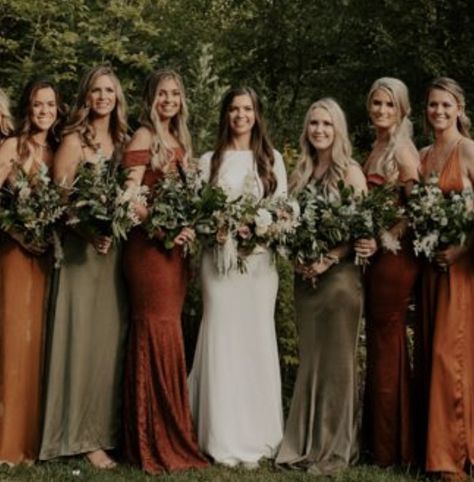 Autumn Wedding Dress Bridesmaid, Mixed Bridesmaid Dresses, Fall Wedding Bridesmaids, Brown Bridesmaid Dresses, Rust Bridesmaid Dress, Rusting Wedding, Fall Bridesmaids, Orange Bridesmaid Dresses, Fall Bridesmaid Dresses