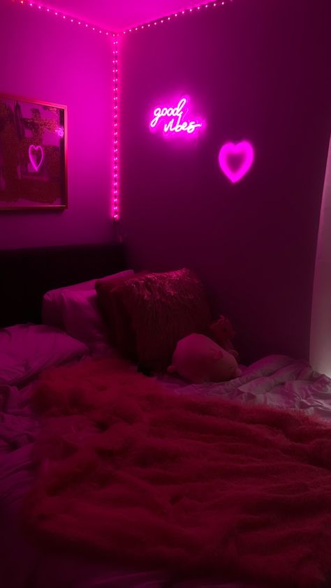 most of the things are from amazon💕 Streaming Room, Super Girl, Pink Girly Things, Room Idea, Dream Room Inspiration, Aesthetic Bedroom, My Room, Dream House Decor, Bedroom Inspo