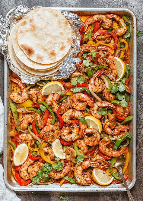 Sheet Pan Shrimp Fajitas - #shrimp #fajitas #recipe #eatwell101 - Sheet pan shrimp fajitas makes an easy weeknight dinner that tastes amazing. Make this baked shrimp fajita recipe once and you'll make it over and over! - #recipe by #eatwell101® Best Shrimp Fajitas Recipe, Dinner Ideas With Shrimp, Fajitas Shrimp, Shrimp Fajitas Recipe, Shrimp Fajita Recipe, Sheet Pan Shrimp, Pan Shrimp, Fajita Vegetables, Homemade Fajita Seasoning