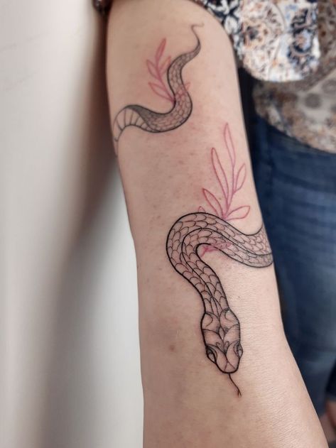 Wrist Tattoos Bracelet, Tattoos Bracelet, A Snake Tattoo, Wrap Around Ankle Tattoos, Around Arm Tattoo, Wrap Around Tattoo, Simple Tattoos For Women, Vine Tattoo, Wrap Tattoo