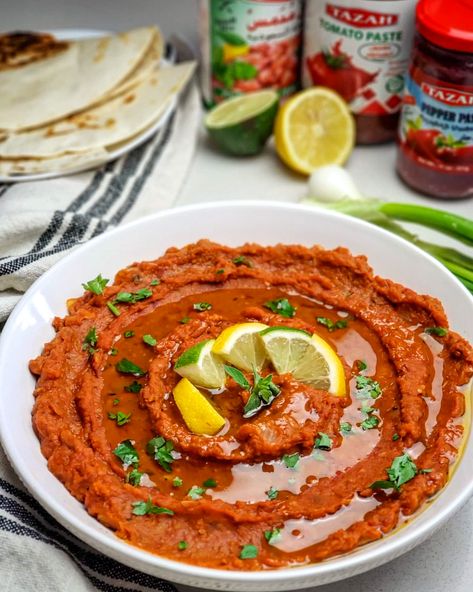 Foul Mudammas Recipe, Foul Recipe, Arabic Dishes, Yemeni Food, East Recipes, 2023 Food, Middle East Food, Middle East Recipes, Traditional Cooking