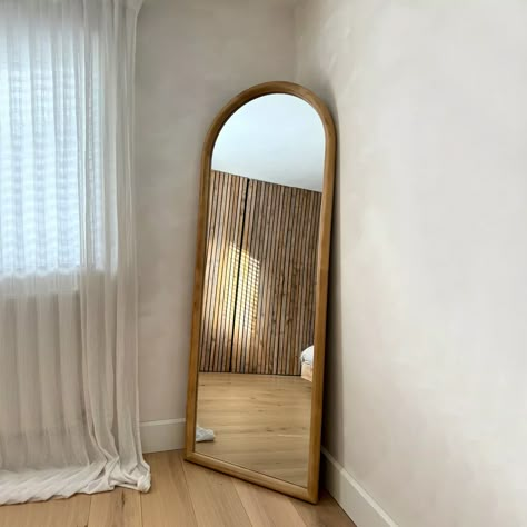 Arch Large Mirror, Wood Floor Length Mirror, Room Ideas Realistic, Long Mirror Bedroom, Light Wood Mirror, Long Length Mirror, Gold Rustic Decor, Curve Mirror, England Bedroom