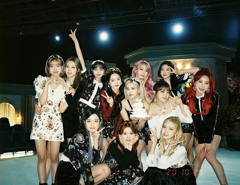 Group Photo, Iz One, A Group, On Twitter, Twitter