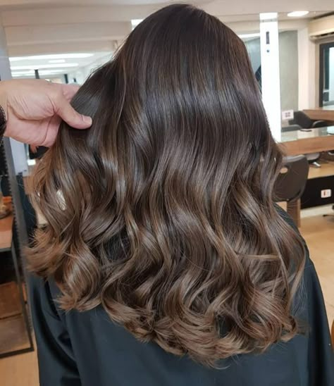 Macchiato Balayage, Black Hair Balayage, Brown Hair Looks, Brown Hair Inspo, Sun Burn, Brunette Hair With Highlights, Hair Color Light Brown, Brunette Balayage Hair, Hair Done