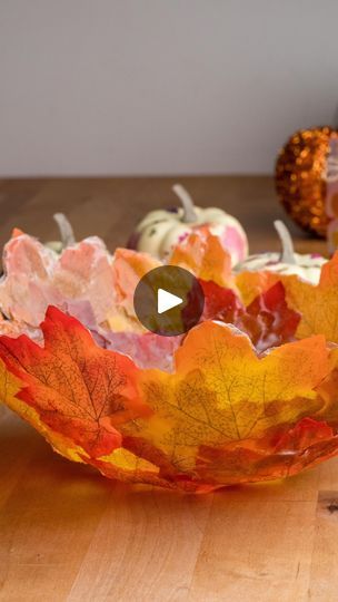 Fall Leaf Bowl, Diy Craft Displays, Leaf Bowl, Balloon Crafts, Craft Display, Leaf Bowls, Fall Deco, Gnomes Crafts, Fall Leaf