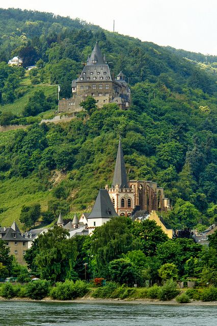 Castle Stahleck, Germany Bacharach Germany, Rhine Valley, Rhineland Palatinate, Chateau Medieval, Royal Palaces, Vacation Locations, Rhine River, Germany Castles, Chateau France