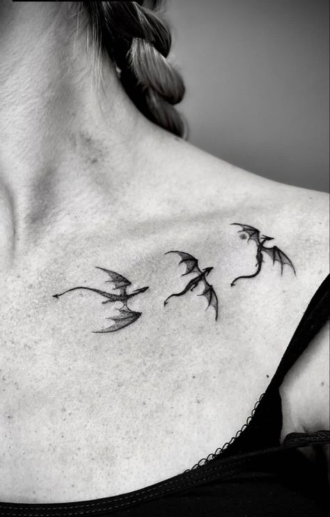 3 Dragon Tattoo, Under Collar Bone Tattoos, Baby Dragon Tattoos, Tattoo Collar Bone, Image Tattoo, Serpent Dragon, Tattoo Baby, Serpent Tattoo, Bone Tattoo