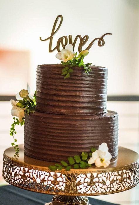 Two Tier Chocolate Cake Designs, Chocolate Grooms Cake Ideas, Grooms Cake Ideas, Colorful Wedding Cakes, Wedding Cake Prices, Chocolate Cake Designs, Chocolate Wedding, Floral Wedding Cakes, Chocolate Cake Decoration