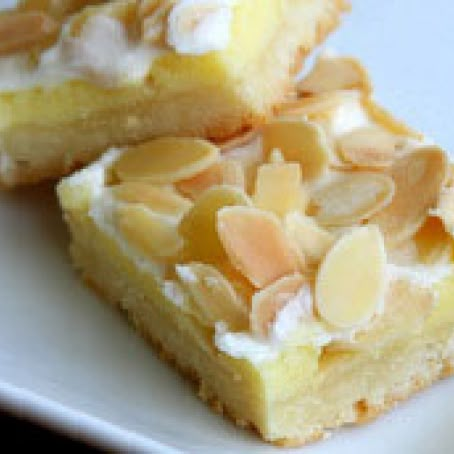 Almond Cream Cheese, Creme Filling, Cheese Bars, Almond Bars, Sweet Bar, Bars Cookies, Almond Cream, Cake Bars, Bars Recipe