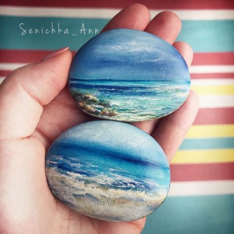 Beach Painting On Rock, Painted Rocks Ocean Beach Scenes, Painted Rock Beach Scene, Rock Painting Ocean, Ocean Rock Painting, Rock Painting Beach, Beach Rock Painting, Beach Rock Art, Painted Garden Rocks