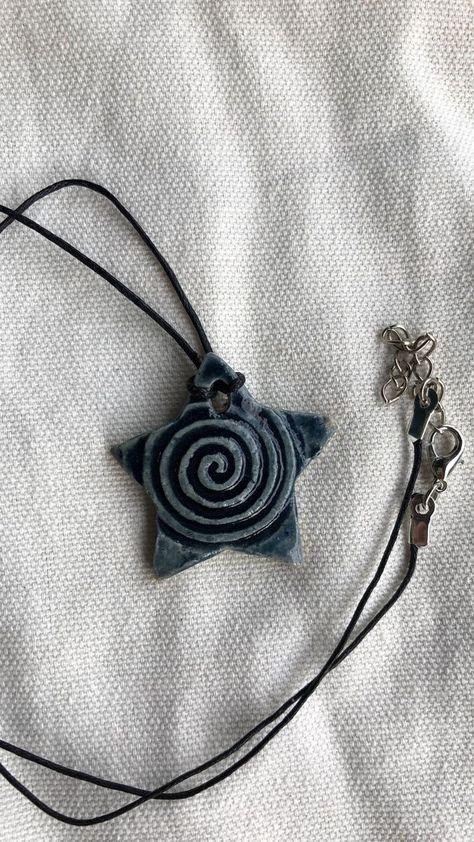 Star Spiral Necklace, Clay Necklaces Ideas, Clay Pendants Aesthetic, Clay Necklace Pendant Aesthetic, Clay Star Necklace, Cool Etsy Finds, Clay Ideas Grunge, Grunge Pottery, Grunge Clay Ideas