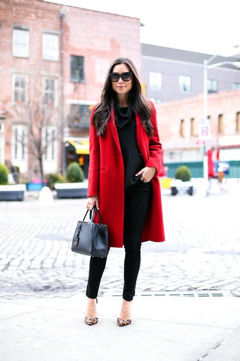 e6d8545daa42d5ced125a4bf747b3688desc40380996ri Red Wool Coat, Red Coat, Coat Outfits, Looks Chic, 가을 패션, Looks Style, Outfits Casuales, Smart Casual, Look Fashion