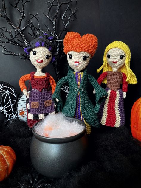 Mary Sanderson, Sarah Sanderson, Winifred Sanderson, Crochet Coasters Free Pattern, Crochet Doll Tutorial, Foundation Single Crochet, Crochet Skull, Crochet Disney, Halloween Crochet Patterns