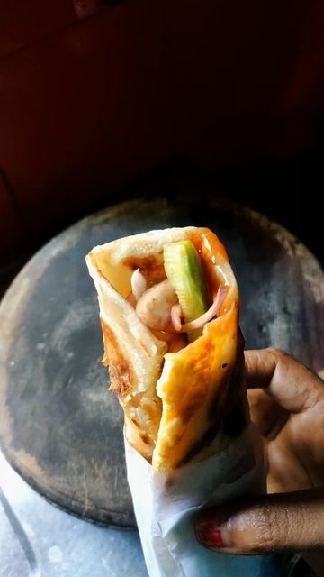 Egg Roll Wrap, Roti Wrap, Egg Roll Wraps, Small Portions, Egg Roll, Sliced Tomato, Veg Recipes, Egg Rolls, 1 Egg