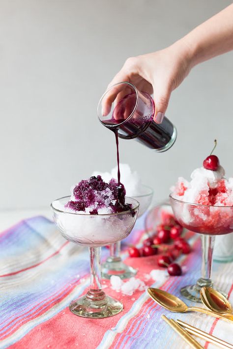 Shaved Ice Recipe, Vodka Cranberry Cocktail, Shaved Ice Syrup, Summertime Cocktail, Hawaiian Shaved Ice, Frozen Cocktail, Cranberry Vodka, Cranberry Cocktail, Homemade Syrup