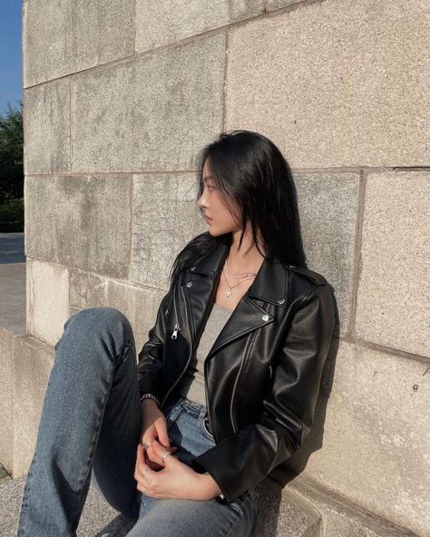 Korean Street Fashion Women, Moda Ulzzang, Link Logo, Outfit Korean, Leather Jacket Outfits, Looks Street Style, Looks Black, Ulzzang Fashion, Simple Trendy Outfits