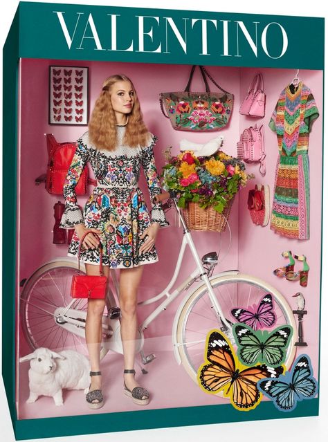 Models Pose as High Fashion Dolls in Their Store Packaging in Creepy Photos From Vogue | Adweek Magdalena Frackowiak, Vogue Models, Barbie Box, Mode Editorials, Creepy Photos, Fashion Model Poses, Im A Barbie Girl, Barbie Style, Paris Mode