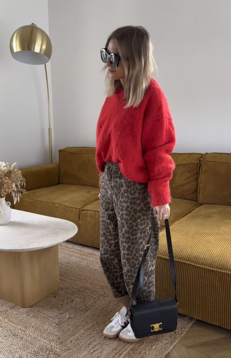 Office Looks With Sneakers, Office Trendy Outfit, Cheetah Jeans Outfit Fall, T Shirt Winter Outfit, Leopard Print Trousers Outfit Casual, Leopard Print Jumpsuit Outfits, Leopard Print Jeans Outfit Winter, Leopard Print Pants Outfits, Fashion Midsize Women