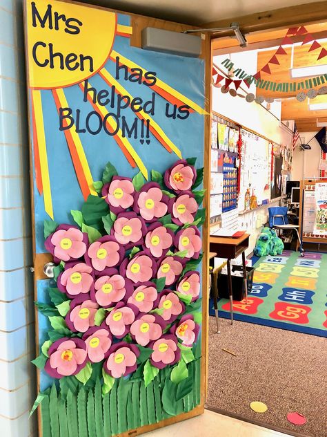 Made for our 2nd grade teacher at Spring Lane Elementary, May 2018 Teacher Spring Door Ideas, Classroom Spring Decorations, Flower Classroom Door Ideas, Flower Teacher Appreciation Door, Sunshine Door Decorations Classroom, March Teacher Door, Spring Time Door Decorations Classroom, Spring Posters For School, Spring Door Classroom