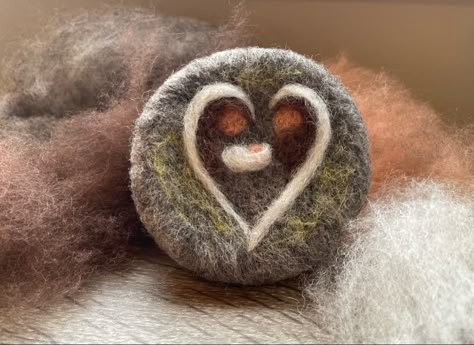 Felted Nativity, Christmas Needle Felting, Christmas Crafts Sewing, Felted Ornaments, Needle Felted Owl, Needle Felted Ornaments, Felted Soap, Felted Christmas, Needle Felting Diy