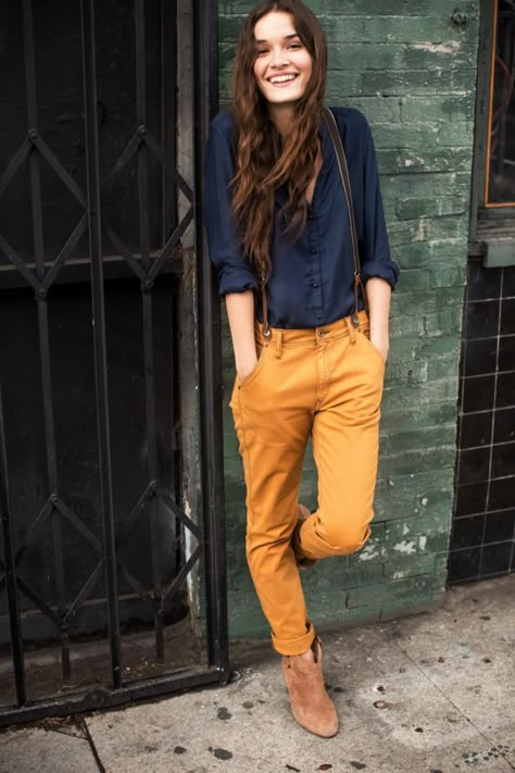 My new Lee (bought it without suspenders)!  The Logger for Women | Lee Jeans Tomboy Barbie, Mustard Pants, Converse Outfits, Mode Tips, Tomboy Chic, Yellow Pants, Androgynous Fashion, Outfit Trends, Ruby Rose