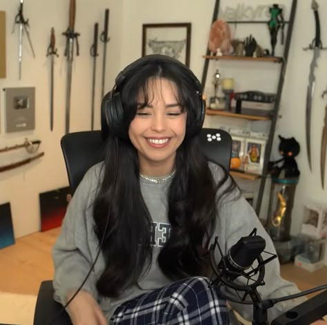 Valkyrae Youtuber Outfits, Valkrae Streamer, Streamer Girl, Youtuber Dr, Streamer Dr, Hair Stylies, Body Inspiration, Instagram Inspiration, Trendy Hairstyles