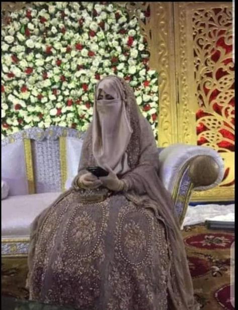 Traditional Niqab With Dabka For Eid, Niqabi Bride Wedding Dresses, Niqab Wedding, Niqab Bride, Hijabi Dulhan, Nikah Mubarak Dupatta, Wedding Dress With Niqab, Niqab Aesthetic, Niqabi Bride