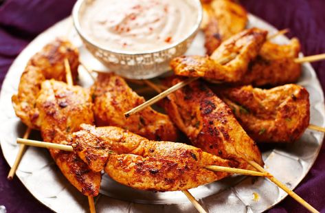 Yogurt Dipping Sauce, Spanish Tapas Recipes, Spanish Chicken, Canapes Recipes, Tesco Real Food, Tapas Recipes, Party Dishes, Chicken Skewers, Healthy Appetizers