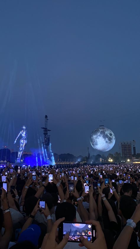 Weekend Concert Aesthetic, Future Concert, Concert Aesthetic, Dream Concert, Dream Lifestyle, Teenage Dream, Future Life, The Weeknd, Pretty Places