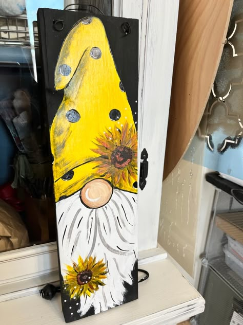 Gnome Painted On Shutter, Wood Painted Gnomes, Sunflower Gnome Painting, Spring Gnomes Painted On Wood, Painted Gnomes On Wood Diy, Easy Gnome Paintings On Canvas, Painting Gnomes On Wood, Paintbrush Gnomes, Gnome Painting Canvas Diy