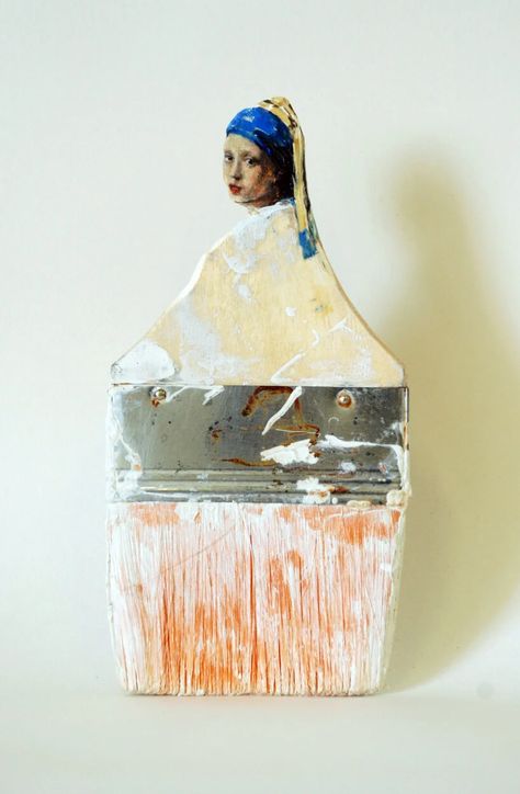 artist rebecca szeto repurposes paintbrushes into women and art history sculptures Paint Brush Art, Johannes Vermeer, Portrait Sculpture, Recycled Art, Assemblage Art, Art Plastique, Art Sculpture, Kids Crafts, Paint Brushes