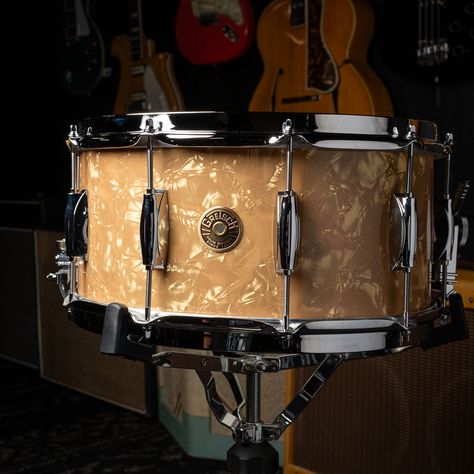 Experience the unmatched resonance and vintage charm of the Gretsch 7x14 Broadkaster Snare Drum in Antique Pearl Nitron. Elevate your groove when you shop Gretsch Drums at CDE! Gretsch Drums, Art Blakey, Best Drums, Charlie Watts, Drum Accessories, Timeless Looks, The Drums, Warm Tone, Cool Gear